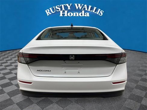 New 2025 Honda Accord SE image 4