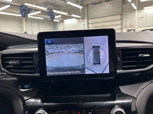 Certified 2023 Ford Explorer ST-Line w/ Class IV Trailer Tow Package image 21