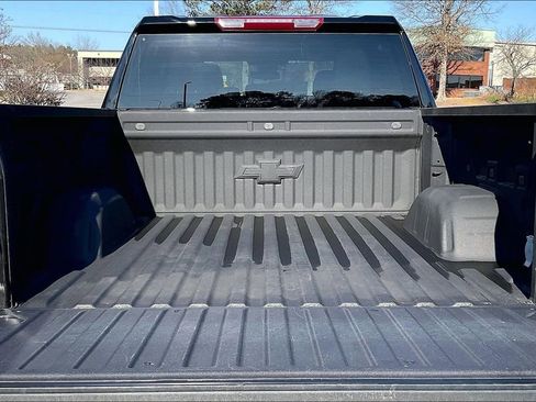 Used 2024 Chevrolet Silverado 1500 Custom Trail Boss w/ LPO, Dark Essentials Package image 18