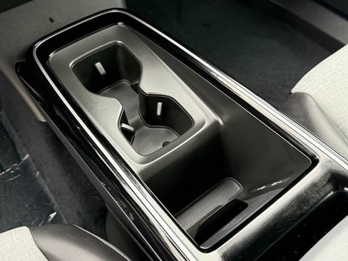 New 2026 Volkswagen ID.4 Pro AWD/4WD image 17