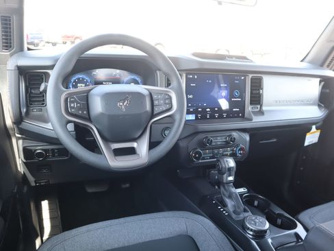 New 2026 Ford Bronco 4-Door AWD/4WD image 2