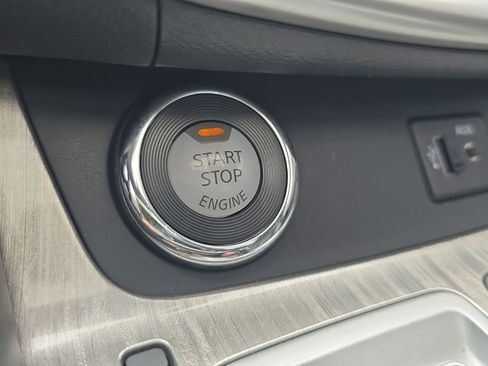 Used 2018 Nissan Murano SL image 16