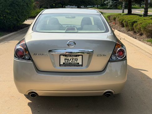 Used 2010 Nissan Altima 2.5 SL w/ SL Pkg FWD image 6