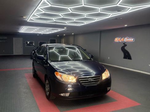 Used 2009 Hyundai Elantra GLS image 1