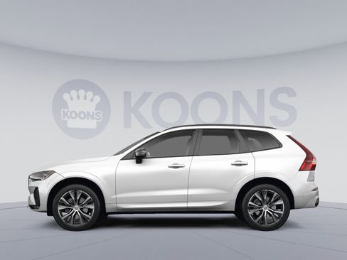 Used 2023 Volvo XC60 B5 Ultimate AWD/4WD image 2