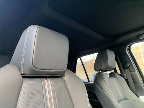 New 2026 Toyota 4Runner Limited AWD/4WD image 18