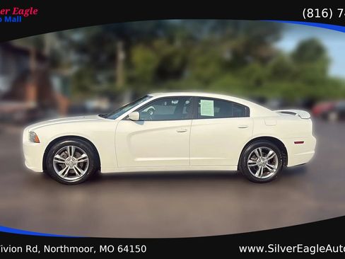 Used 2013 Dodge Charger SXT Plus AWD/4WD image 2