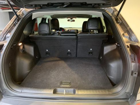 Used 2019 Jeep Cherokee Latitude Plus AWD/4WD image 50