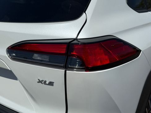 Used 2026 Toyota Corolla Cross XLE w/ Convenience Package FWD image 9
