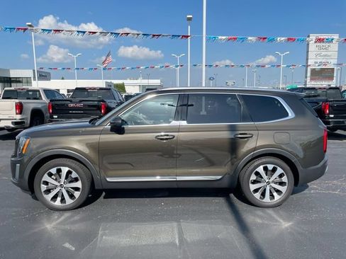 Used 2021 Kia Telluride EX w/ EX Premium Package FWD image 2