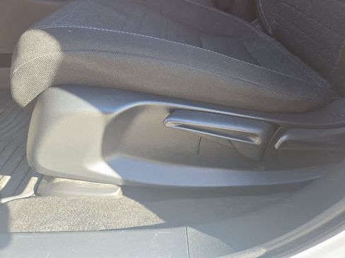 Used 2023 Honda HR-V LX image 21