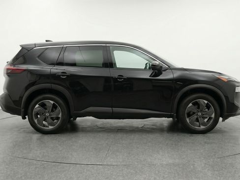 Used 2025 Nissan Rogue SV AWD/4WD image 11