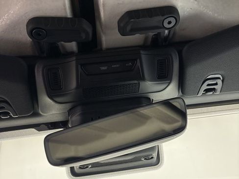 New 2025 Jeep Wrangler Unlimited Sahara AWD/4WD image 15