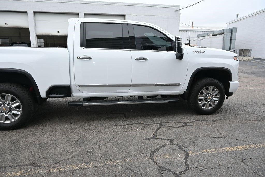 Used 2024 Chevrolet Silverado 2500 High Country w/ High Country Premium Package AWD/4WD image 35