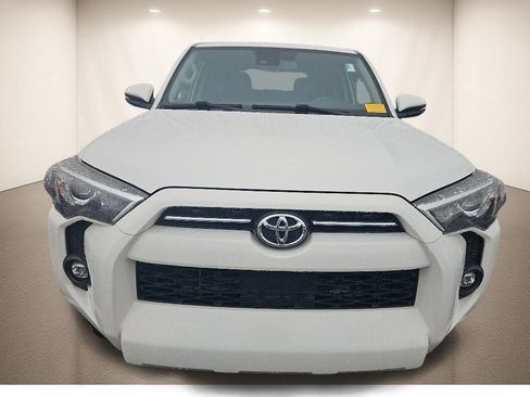 Used 2023 Toyota 4Runner SR5 Premium w/ Moonroof Package RWD image 3