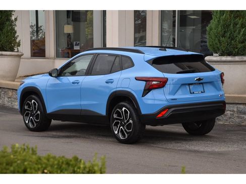 Used 2024 Chevrolet Trax RS w/ Driver Confidence Package image 6