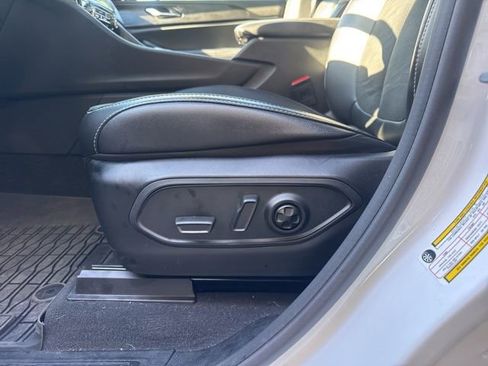 Used 2024 Jeep Grand Cherokee Altitude image 9