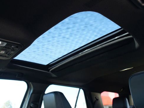 Used 2025 Toyota 4Runner TRD Off-Road Premium image 6