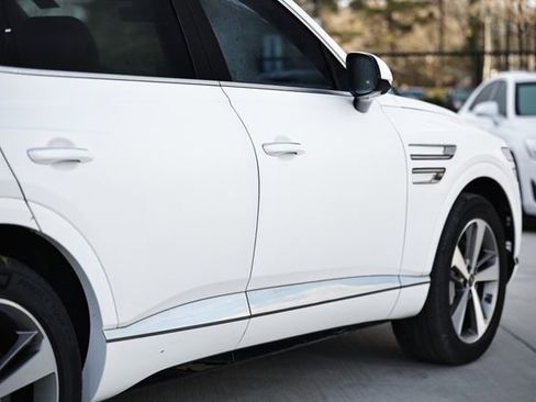 Used 2023 Genesis GV80 2.5T w/ Prestige 20" Package image 8