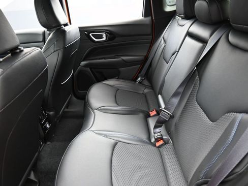 New 2026 Jeep Compass Latitude image 13