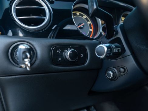 Used 2015 Bentley Flying Spur V8 image 93