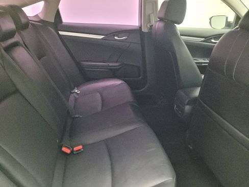 Used 2018 Honda Civic Touring image 19