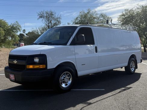 Used 2014 Chevrolet Express 3500 Extended image 1