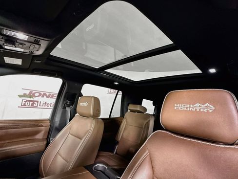 Used 2023 Chevrolet Tahoe High Country AWD/4WD image 10