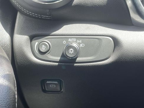 Used 2023 Chevrolet Blazer LT FWD image 19