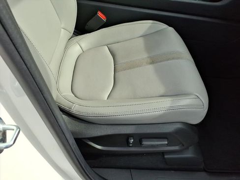 Used 2023 Honda Pilot Touring image 15