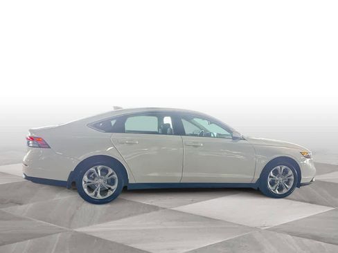 Used 2025 Honda Accord LX image 9