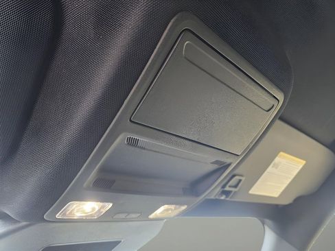 Used 2025 Ford Escape ST-Line image 23