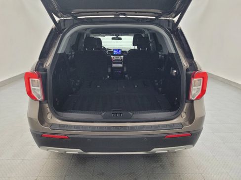 Used 2021 Ford Explorer XLT w/ Equipment Group 202A AWD/4WD image 29