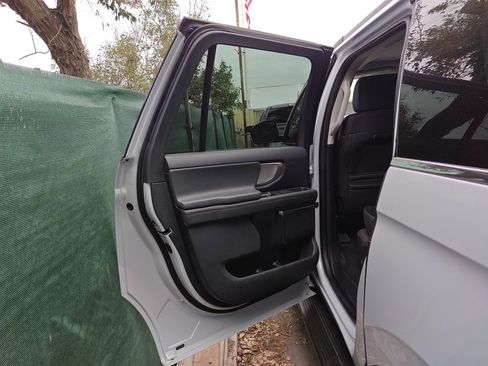 Used 2025 Ford Expedition Max Active RWD image 14