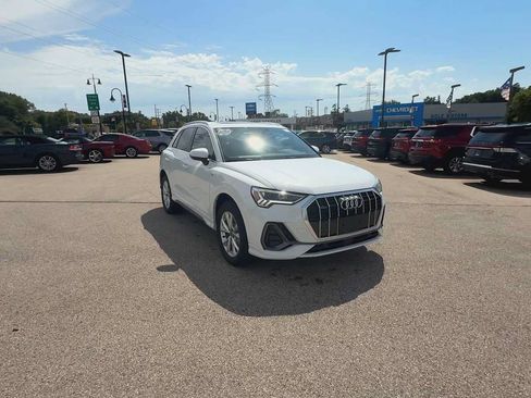 Used 2023 Audi Q3 2.0T Premium Plus AWD/4WD image 2