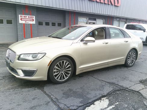 Used 2017 Lincoln MKZ Select w/ Technology Package FWD image 13