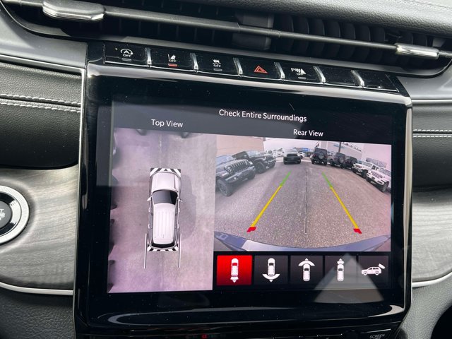 Used 2023 Jeep Grand Cherokee Limited w/ Luxury Tech Group II AWD/4WD image 30