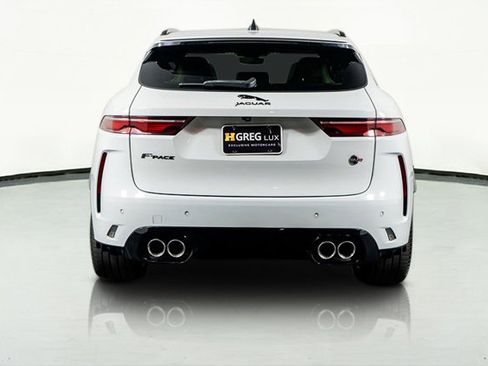 Used 2022 Jaguar F-PACE SVR image 11