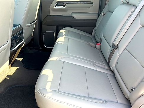 Used 2022 GMC Sierra 1500 SLT image 18