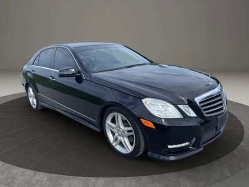 Used 2013 Mercedes-Benz E 350 4MATIC Sedan image 2