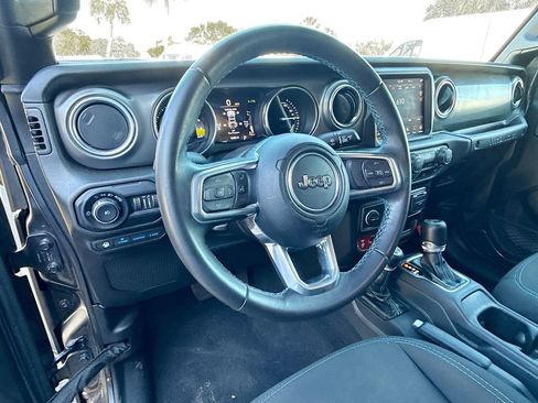 Used 2022 Jeep Wrangler Unlimited Rubicon 4xe AWD/4WD image 12