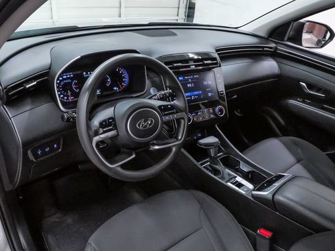 Used 2023 Hyundai Tucson SEL FWD image 2