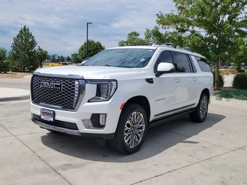 Used 2023 GMC Yukon XL Denali Ultimate AWD/4WD image 4