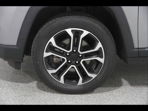 Used 2022 Jeep Compass Limited AWD/4WD image 22