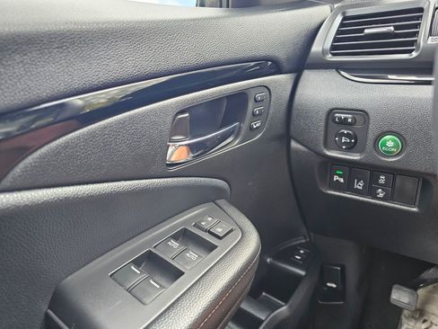 Used 2017 Honda Pilot Touring image 33
