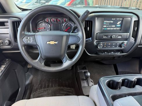 Used 2018 Chevrolet Silverado 1500 Custom w/ Custom Value Package AWD/4WD image 20