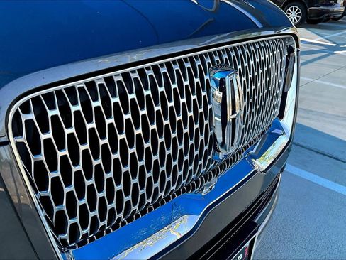Used 2018 Lincoln Navigator L Select w/ Technology Package image 30