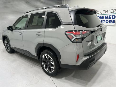 Used 2025 Subaru Forester Premium w/ Convenience Package #1 AWD/4WD image 6
