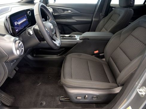 Used 2025 Chevrolet Equinox EV LT w/ Comfort Package image 15