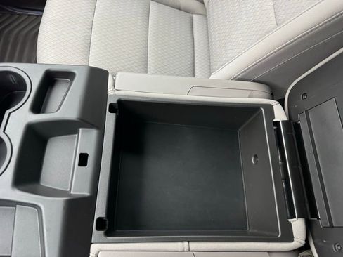 Used 2025 GMC Sierra 1500 SLE image 30